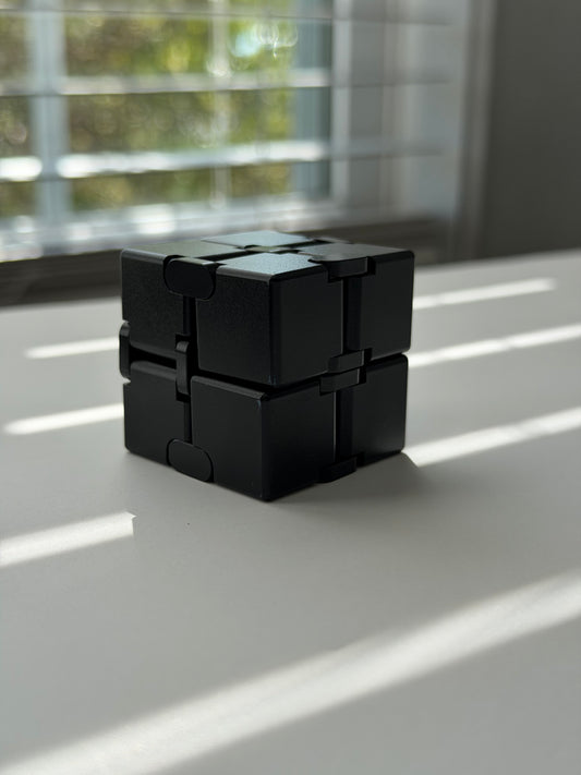 The Infinity Cube — Endless Motion, Instant Calm